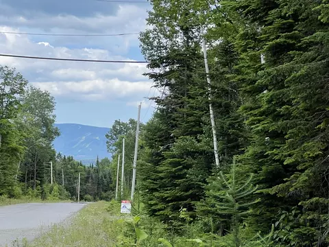 121 Taylor Farm Rd #121, Rangeley, ME 04970
