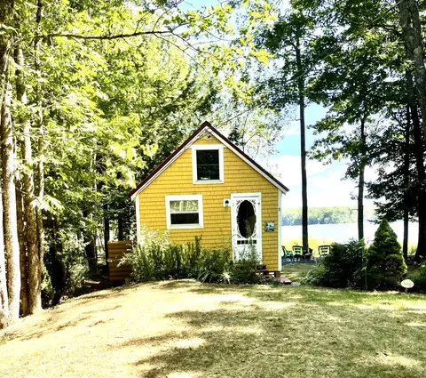8 S Vigue Shore Rd, Albion, ME 04910