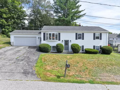 9 Judy St, Lewiston, ME 04240