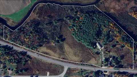 210 Augusta Rd, Topsham, ME 04086