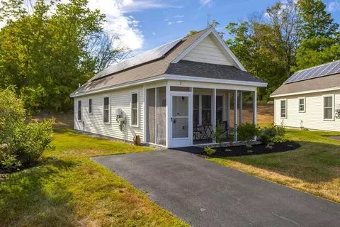 3 A St, Bridgton, ME 04009