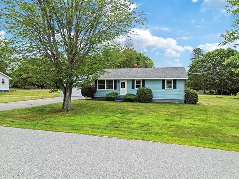 62 Fletcher Rd, Auburn, ME 04210