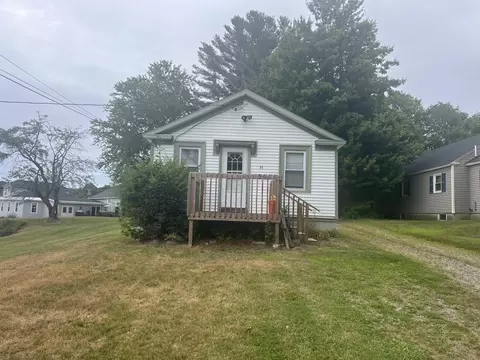 34 Pride Rd, Auburn, ME 04210