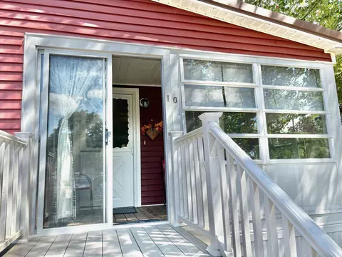 10 Pinecone Dr, Alfred, ME 04002