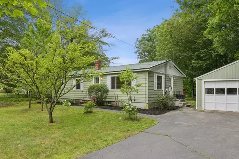 550 Prescott Rd, Manchester, ME 04351