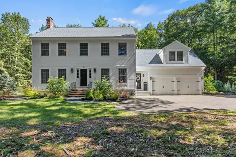 9 Halter Ln, Gorham, ME 04038
