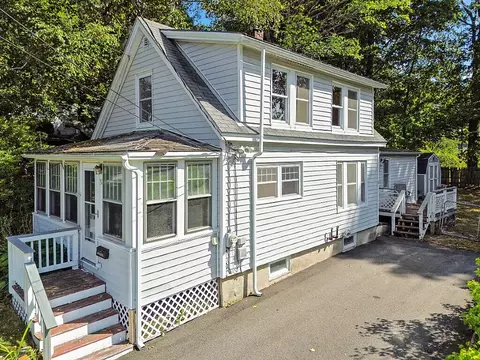 32 Murray St, Augusta, ME 04330