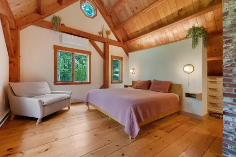 Bedroom - 2 Harbor Ridge Rd, Freeport, ME 04032 photo 1 of 6