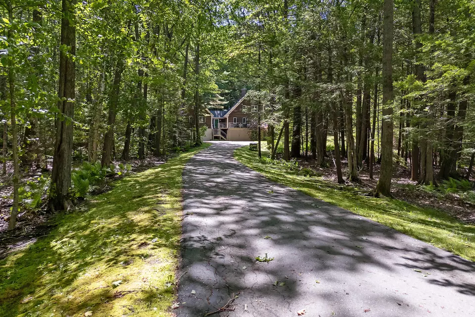 Exterior - 2 Harbor Ridge Rd, Freeport, ME 04032 photo 5 of 6