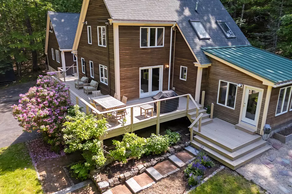 Exterior - 2 Harbor Ridge Rd, Freeport, ME 04032 photo 1 of 6