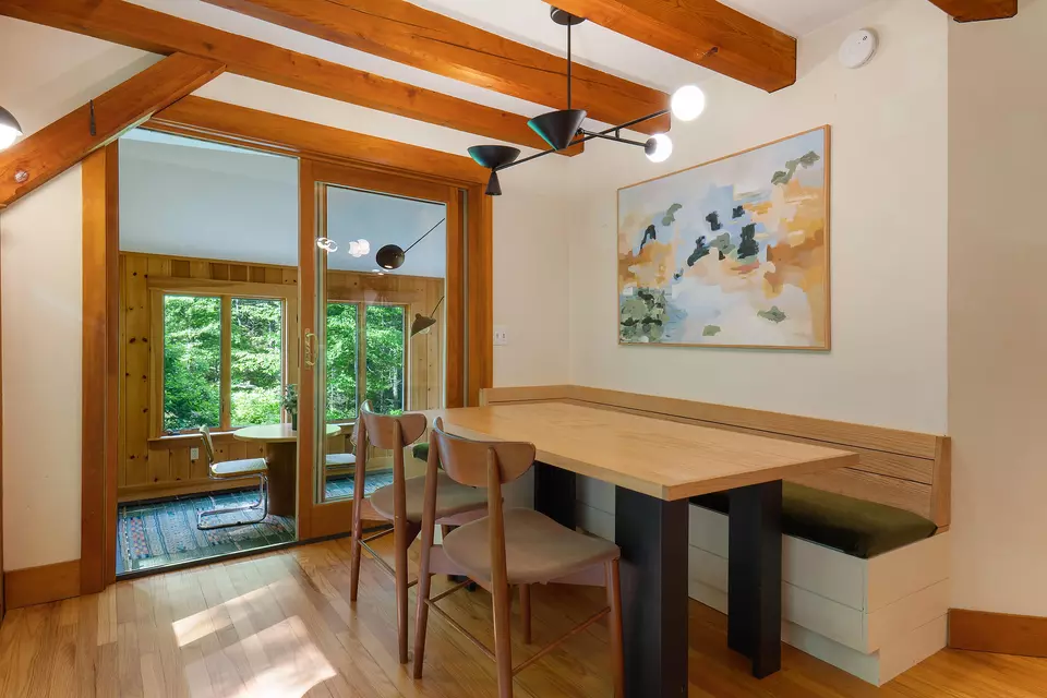 Dining - 2 Harbor Ridge Rd, Freeport, ME 04032 photo 1 of 1