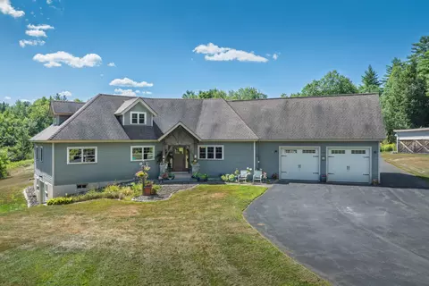 106 Plummer Rd, Gorham, ME 04038