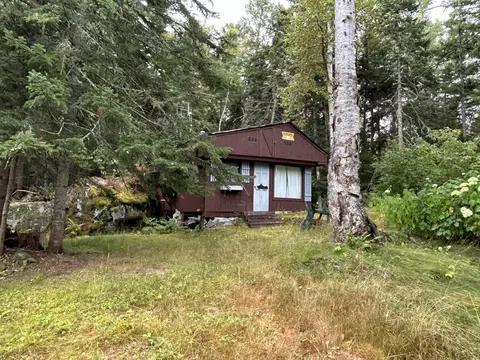 4 Gilbert Cir, Rangeley, ME 04970