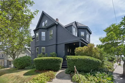131 Beacon St, Portland, ME 04103