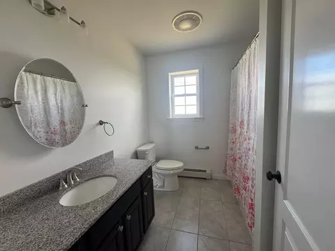 Bath - 905 Blackstream Rd, Hermon, ME 04401 photo 4 of 5