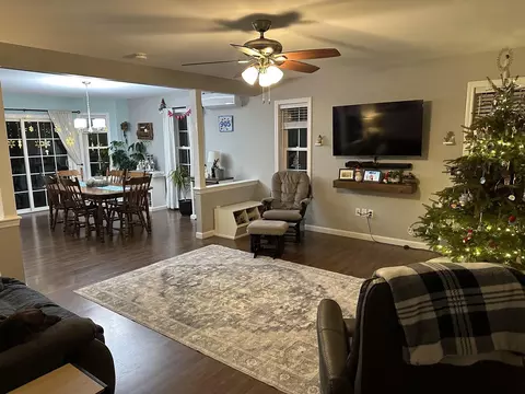 Living - 905 Blackstream Rd, Hermon, ME 04401 photo 7 of 9