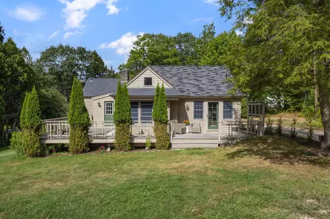 61 Durham Rd, Brunswick, ME 04011