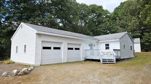 1 Elm Ln, Windsor, ME 04363