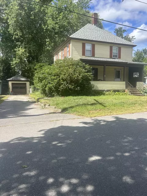 26 Bemis St, Livermore Falls, ME 04254