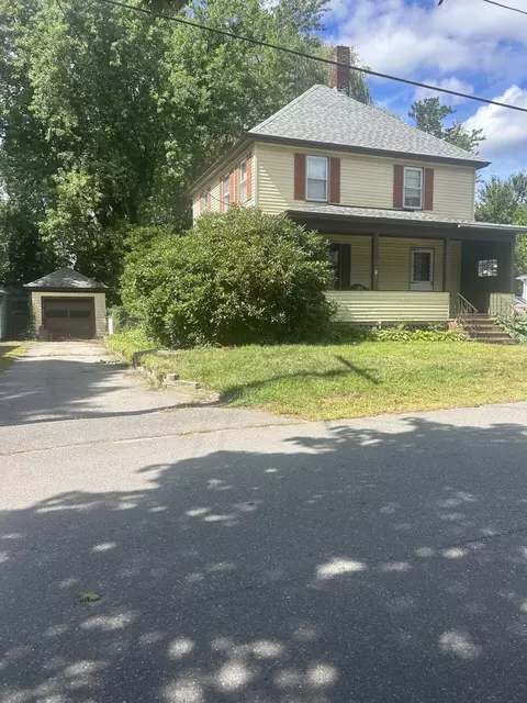 26 Bemis St, Livermore Falls, ME 04254