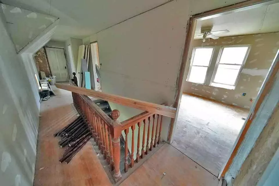 Entry Way - 7 Cleveland St, Houlton, ME 04730 photo 8 of 15