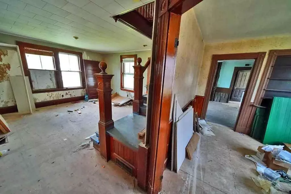 Entry Way - 7 Cleveland St, Houlton, ME 04730 photo 6 of 15