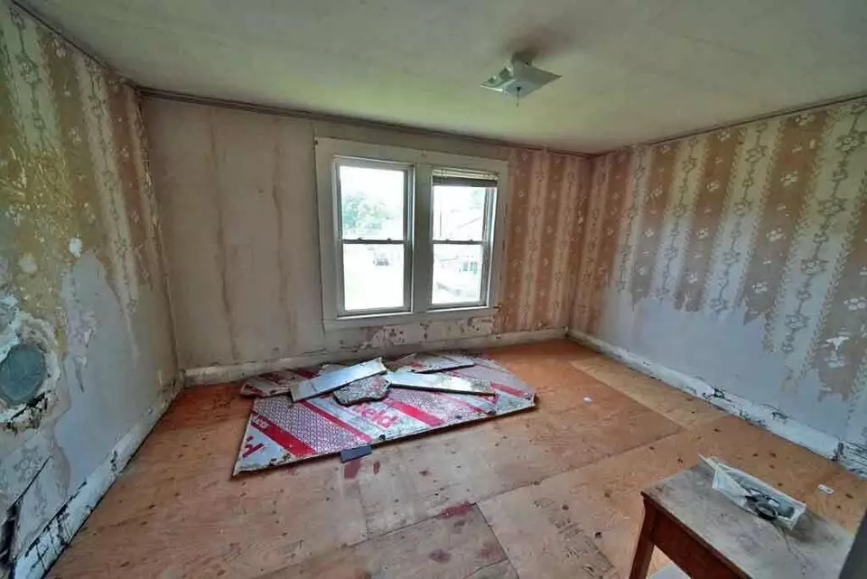 Bedroom - 7 Cleveland St, Houlton, ME 04730 photo 6 of 7