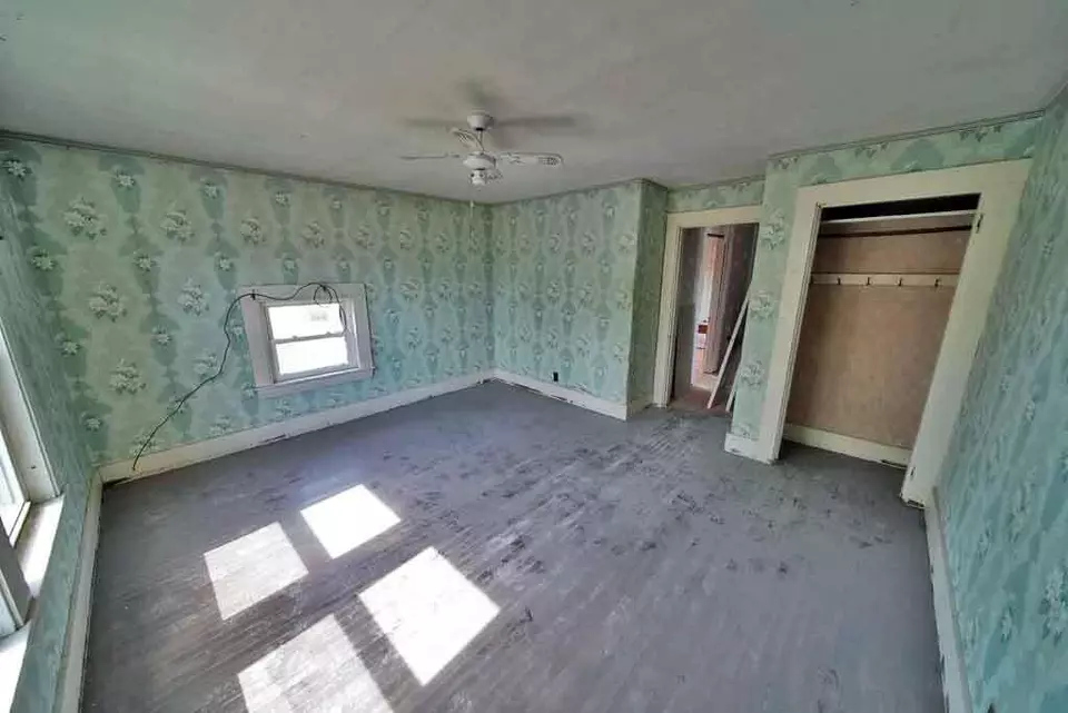 Bedroom - 7 Cleveland St, Houlton, ME 04730 photo 4 of 7