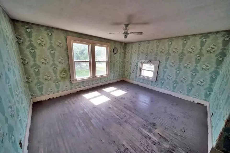 Bedroom - 7 Cleveland St, Houlton, ME 04730 photo 7 of 7