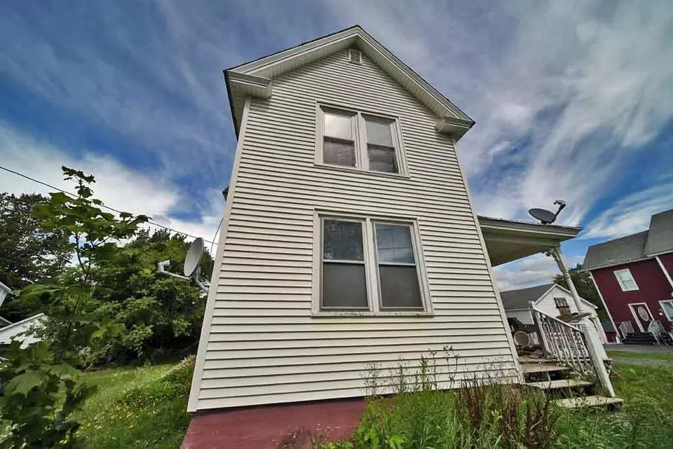 Exterior - 7 Cleveland St, Houlton, ME 04730 photo 2 of 11
