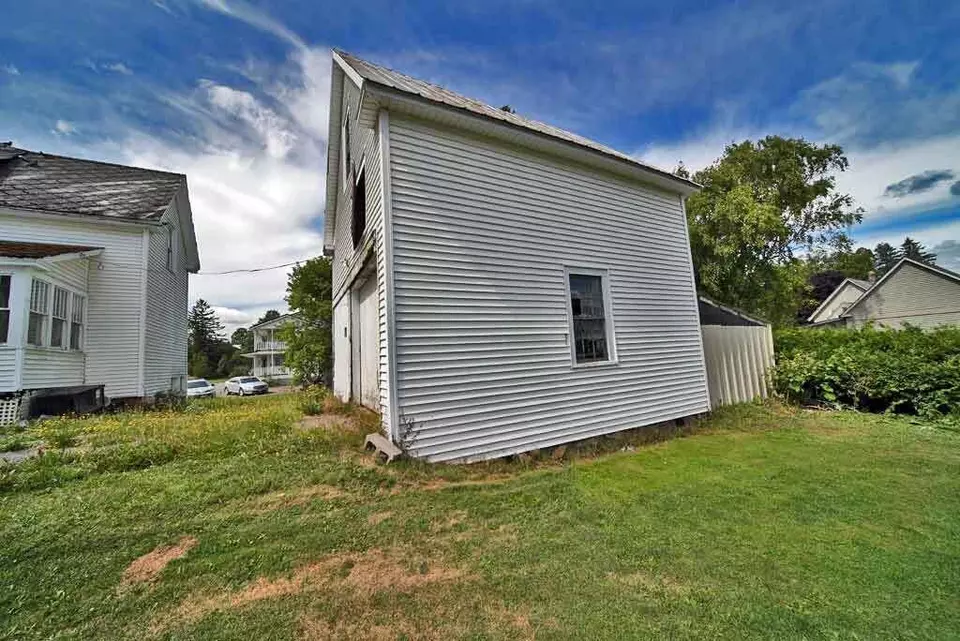 Exterior - 7 Cleveland St, Houlton, ME 04730 photo 4 of 11