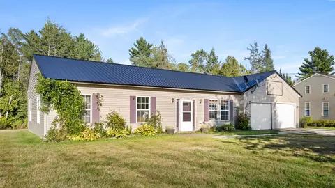 9 Thibodeau Dr, Levant, ME 04456