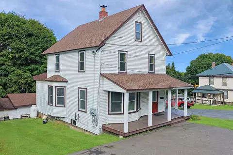 28 Dudley St, Presque Isle, ME 04769