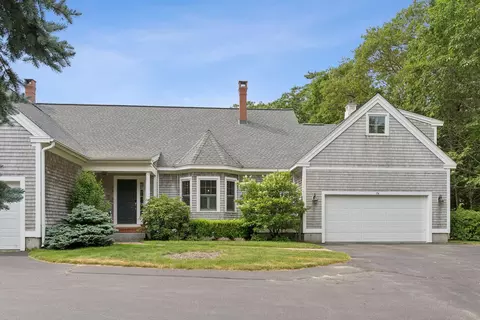 7 Foxberry Ln #A, Kennebunkport, ME 04046