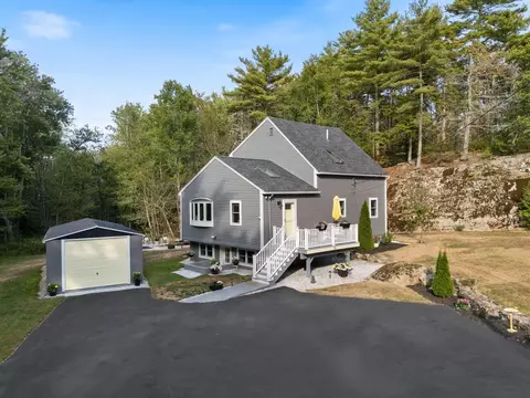 71 Mountain Rd, Cape Neddick, ME 03902