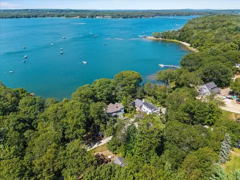 51 Oakland Ave, Yarmouth, ME 04096