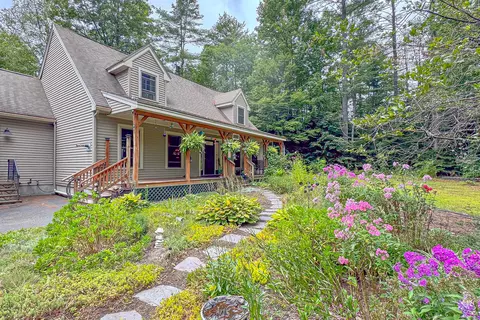 55 Sunnybrook Farm Rd, Bridgton, ME 04009