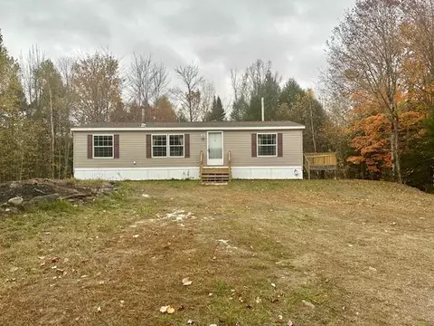 128 Cross Rd, China, ME 04358