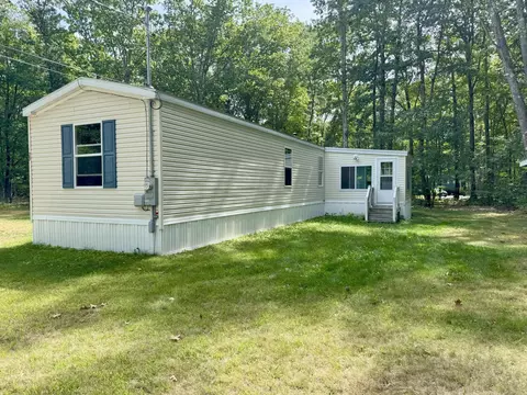 29 Red Fox Ln, Sanford, ME 04073