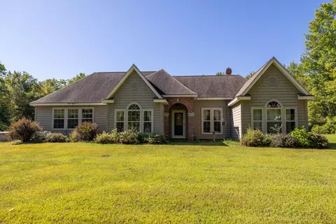 36 Mountain View Ln, Readfield, ME 04355