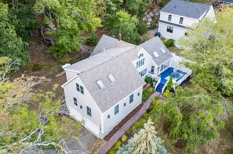 154 Agamenticus Rd, Ogunquit, ME 03907