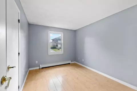 35 University St, Auburn, ME 04210