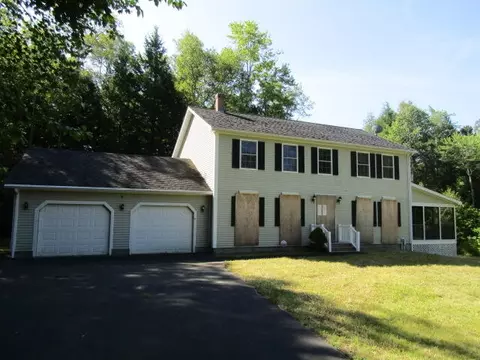 55 Londonderry Ln, Belfast, ME 04915