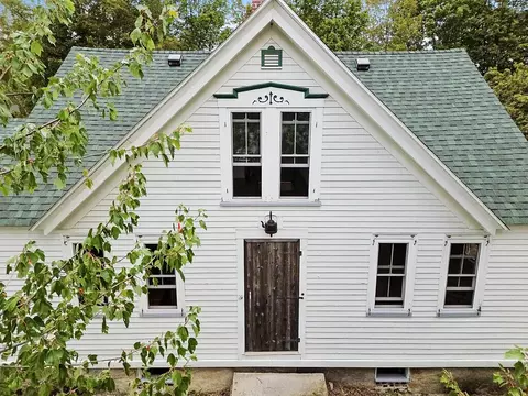 850 Lawrence Rd, Pownal, ME 04069