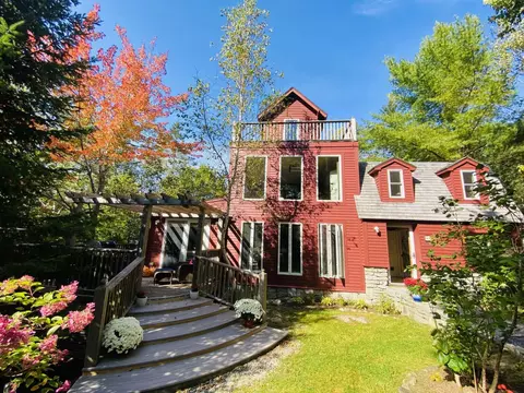 34 Frenchmans Hl E, Bar Harbor, ME 04609