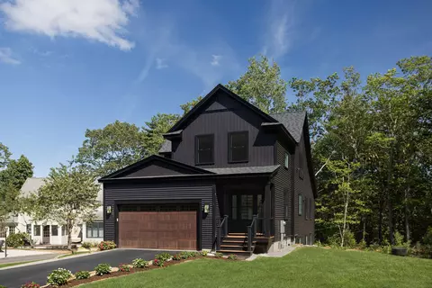 37 Pine Mountain Rd, Cape Neddick, ME 03902