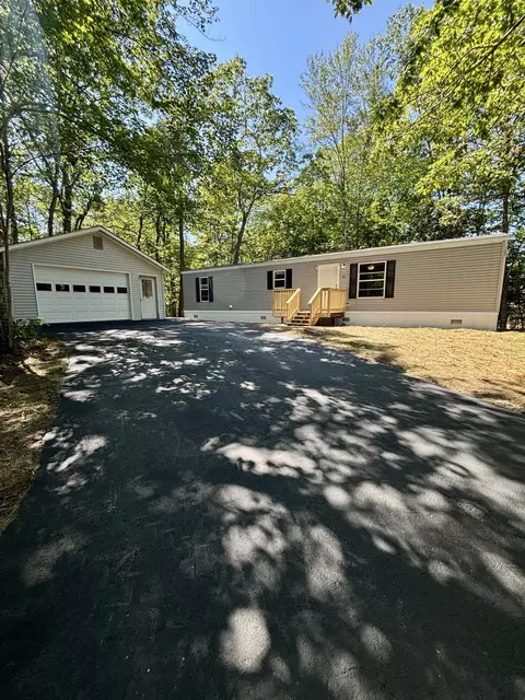 63 Pond St, Bucksport, ME 04416