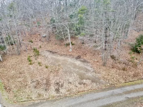 4 Reed Ln, Boothbay, ME 04537