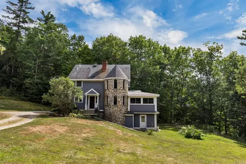 15 Lois Ln, Sweden, ME 04040