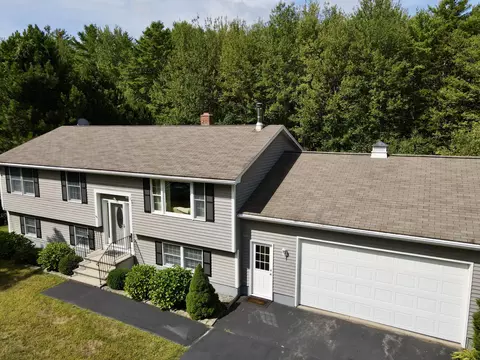 51 Wildwood Dr, Brunswick, ME 04011